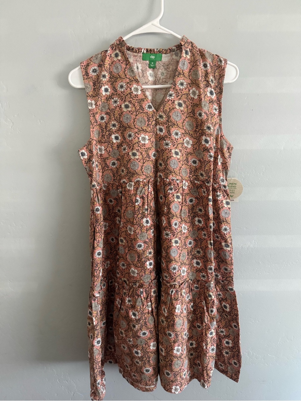 dip Sleeveless Floral Tiered Midi Dress in Rust and White